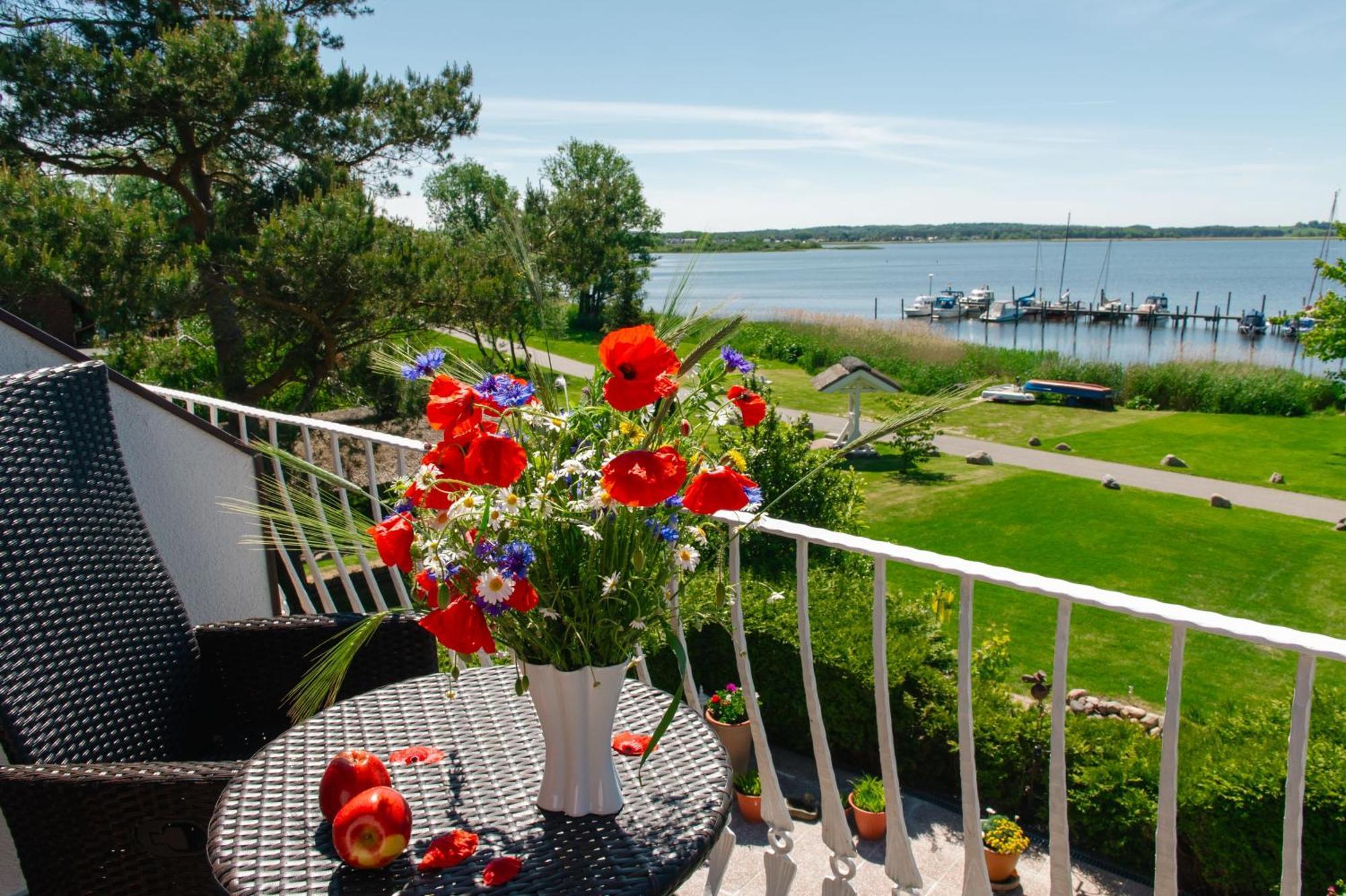 Selliner Ferienappartements Mit Balkon Und Seeblick エクステリア 写真
