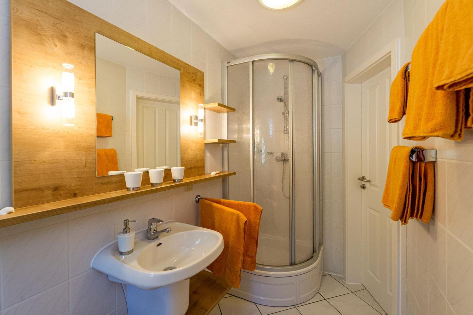 Selliner Ferienappartements Mit Balkon Und Seeblick エクステリア 写真